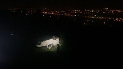 Minibüs şarampole devrildi: 8 yaralı