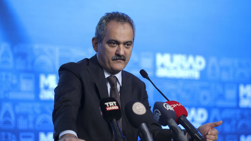Bakan Özer: 41 şehidimizin çocuklarının eğitim masraflarını üstleneceğiz