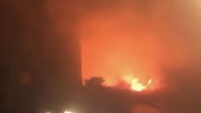 Beşiktaş'ta 2 katlı ahşap iş yerinde yangın