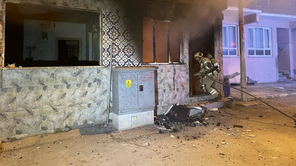 Beş gün önce ateşe verdiği evini patlatmaya çalıştı!