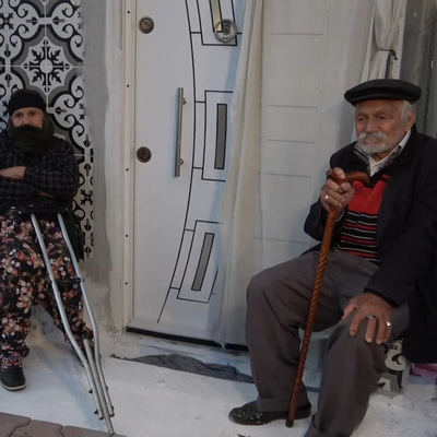 Kilidi değiştirip yaşlı çifti evinden attı!