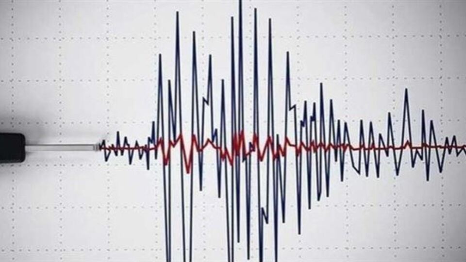 Ege Denizi'nde 4.1 ve 4 büyüklüğünde iki deprem!