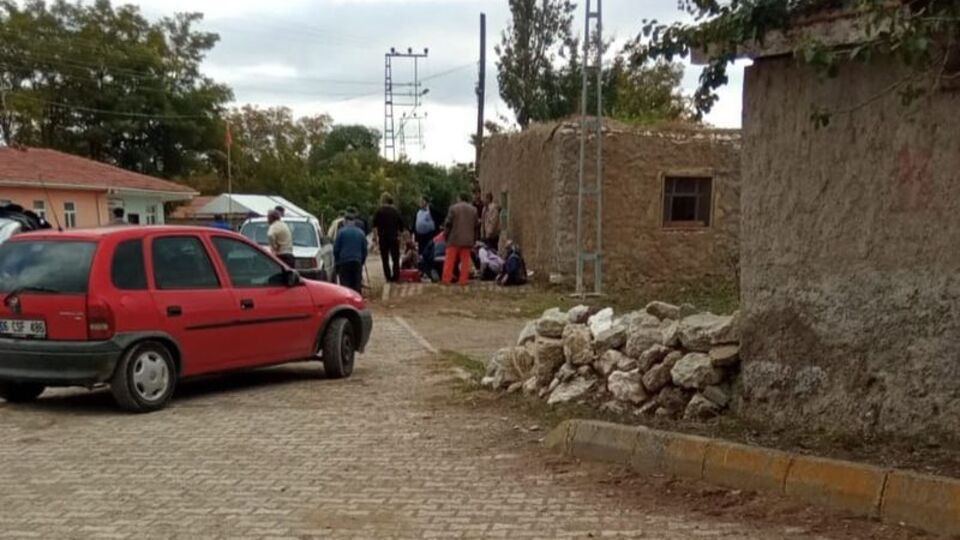 Gençlerin alacak verecek husumetinde cinayet