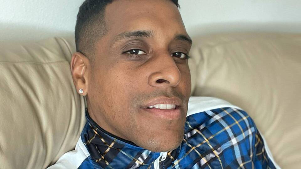 Şarkıcı Mikaben, sahnede hayatını kaybetti