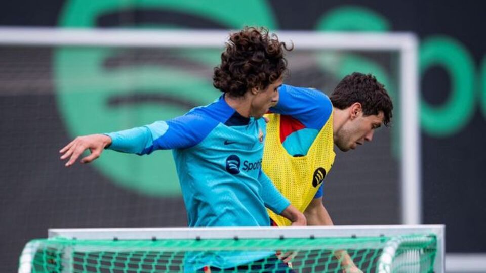 Emre Demir Barça A takımıyla idmanda