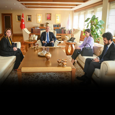 Bakan Ersoy, Onur Şener'in kardeşiyle görüştü