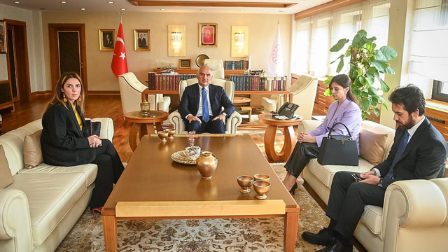 Bakan Ersoy, Onur Şener'in kardeşiyle görüştü