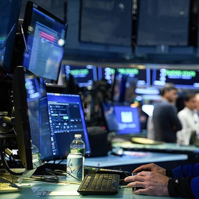 New York borsası düşüşle açıldı