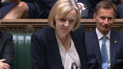 İngiltere'de siyasi kaos: Liz Truss'ın önünde hangi seçenekler var?