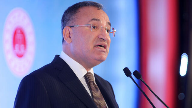 Adalet Bakanı Bozdağ'dan başörtüsü mesajı