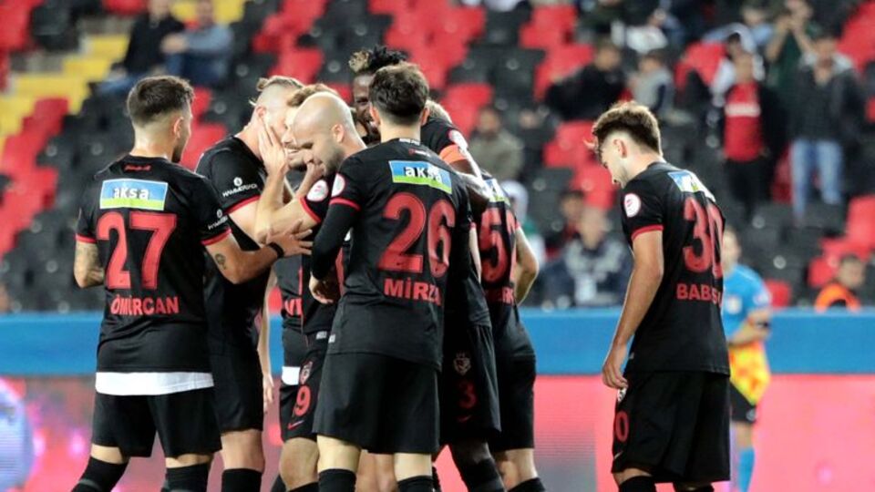 Gaziantep FK 4 köşe!