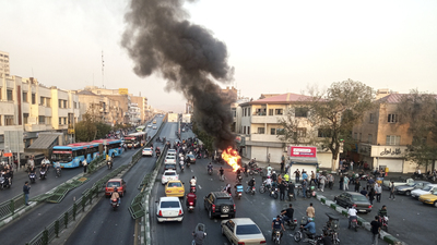 İran'da protesto gösterileri devam ediyor
