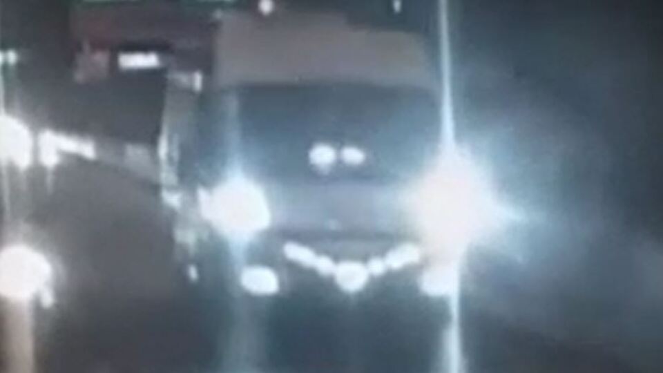 Bunu da gördük! Okul servisinden çakar çıktı