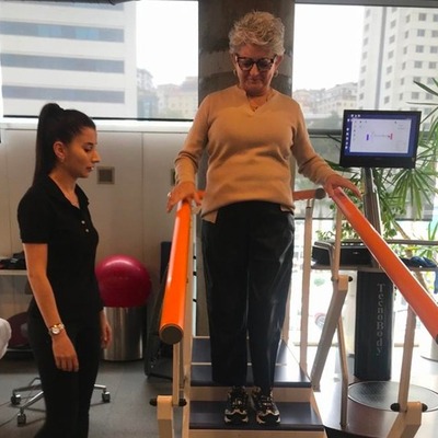 Adım atmaya korkarken yürümeyi yeniden öğrendi