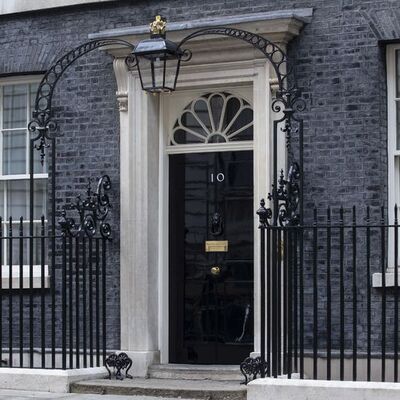 İngiltere'de istifa eden Truss'ın yerine kim gelecek?