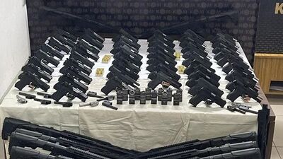 12 suikast silahı! 10 otomatik tüfek! 53 silah! Cephanelik gibi!