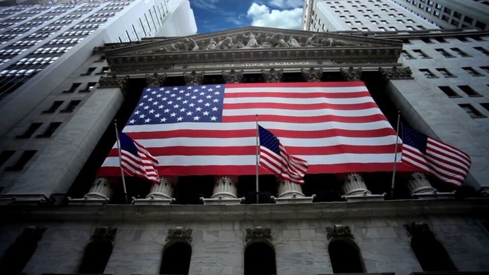 ABD'de bütçe açığı yarıya indi