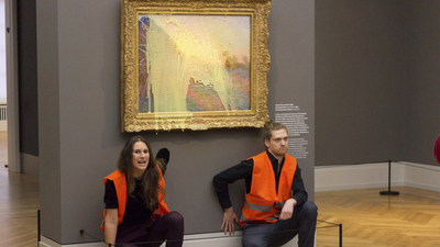 Değeri 110 milyon doları aşan tabloya patates püresi attılar