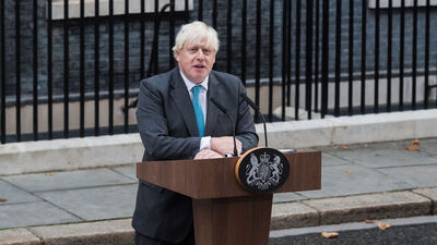 Johnson başbakanlık yarışından çekildi