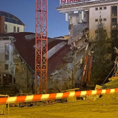 Küçükçekmece'de üniversite binası çöktü