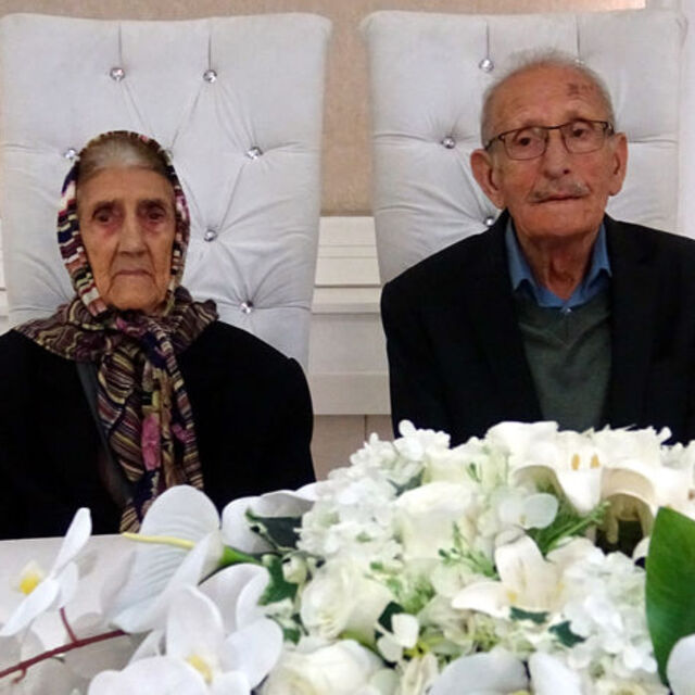 90 yaşındaki gelin ile 77 yaşındaki damat nikah masasında