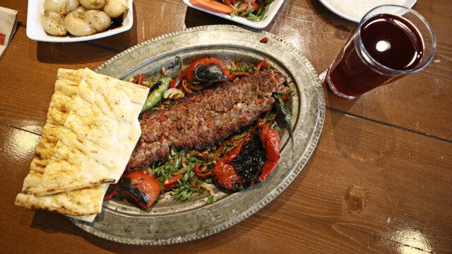 Acılı mı acısız mı? İki kentin kebap rekabeti...