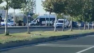 Lise önündeki silahlı kavgada servisteki 2 öğrenci öldü