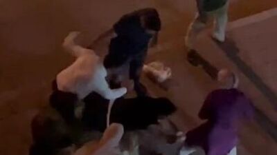 Taciz şüphelisine sokak ortasında darp