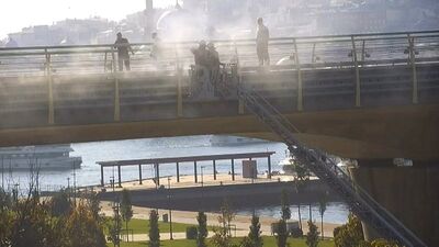 Haliç Metro Köprüsü'nde kablolar yandı! Seferler durdu!