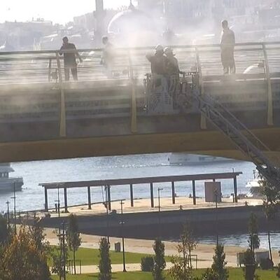Haliç Metro Köprüsü'nde kablolar yandı! Seferler durdu!
