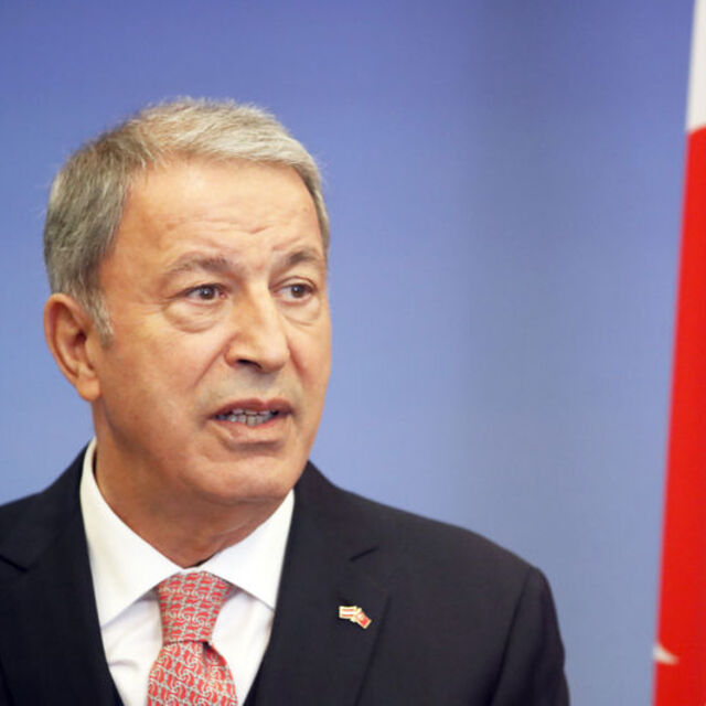 Bakan Akar'dan kimyasal tepkisi!