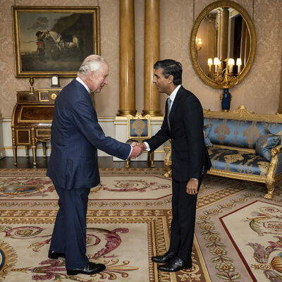 Sunak, hükümet kurma yetkisini aldı