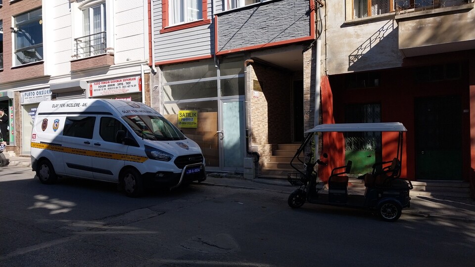 Uzaklaştırma kararı bulunan cani, karısını öldürdü!