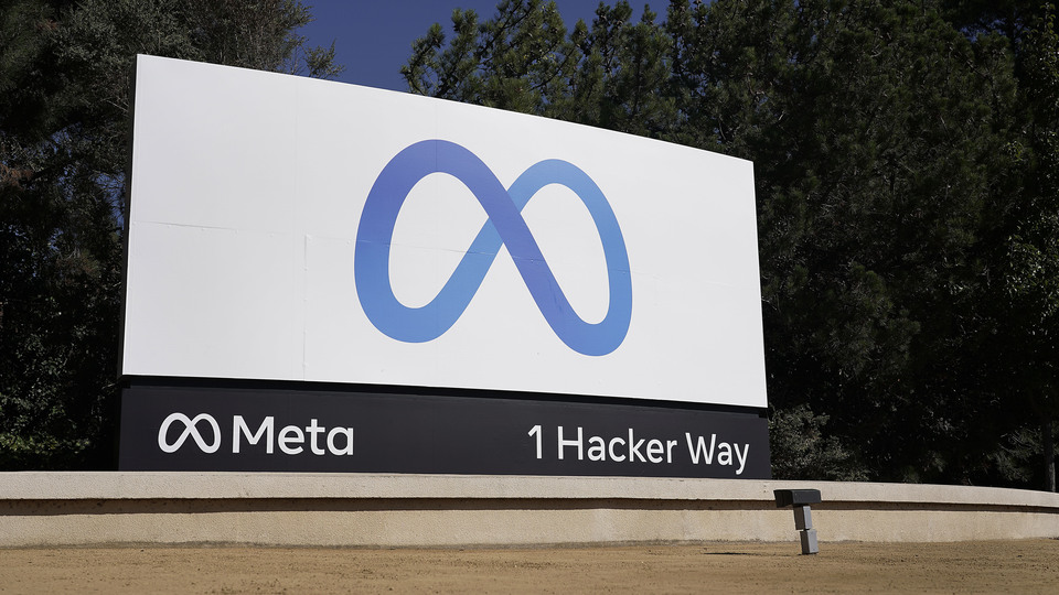Meta'nın geliri ve net kârı düştü