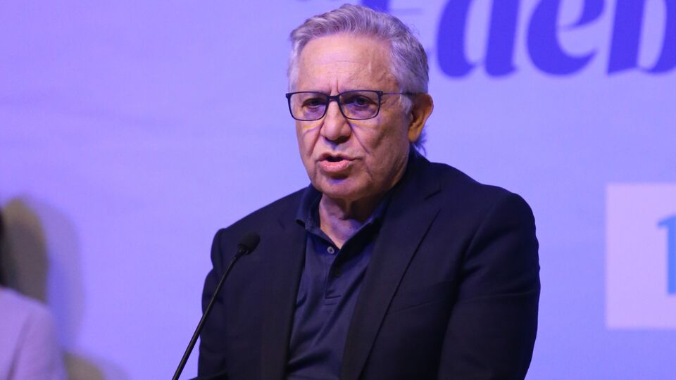 Livaneli'den 'Mahsa Amini' paylaşımı