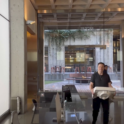 Musk, Twitter merkezine neden lavaboyla girdi?