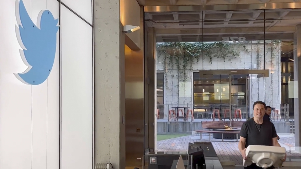 Musk, Twitter merkezine neden lavaboyla girdi?