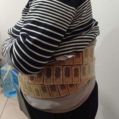 Yolcunun belinde sarılı buldu! Tam bin 100 adet