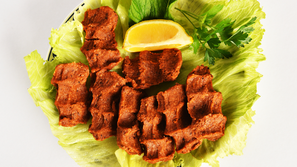 O hastalar için yaptılar oldu! Hem de çiğ köfteden