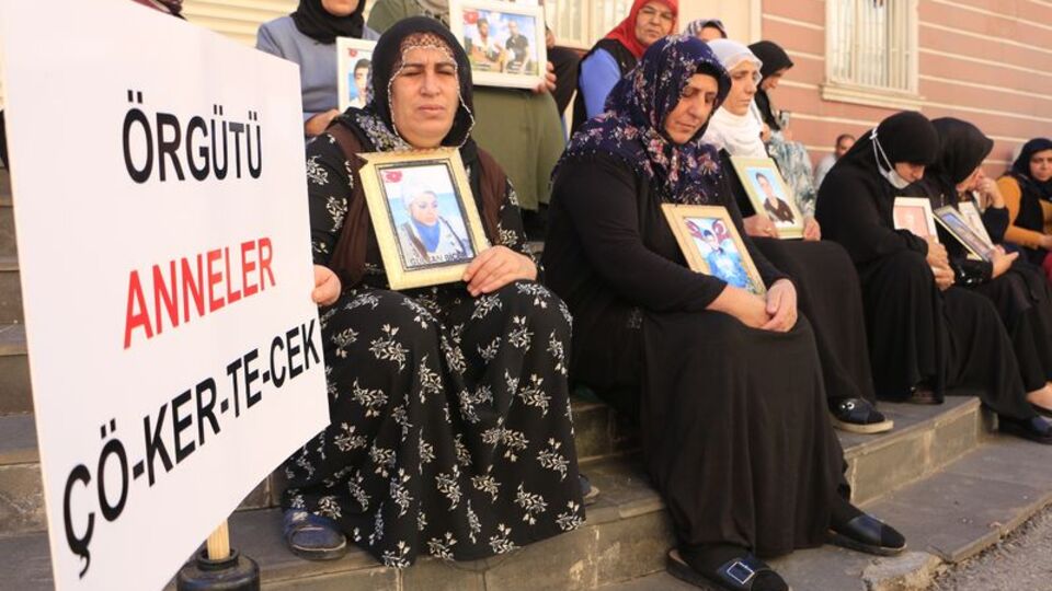Diyarbakır annelerine iki aile daha katıldı