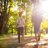 30 dakika koşu kaç kalori yaktırır?