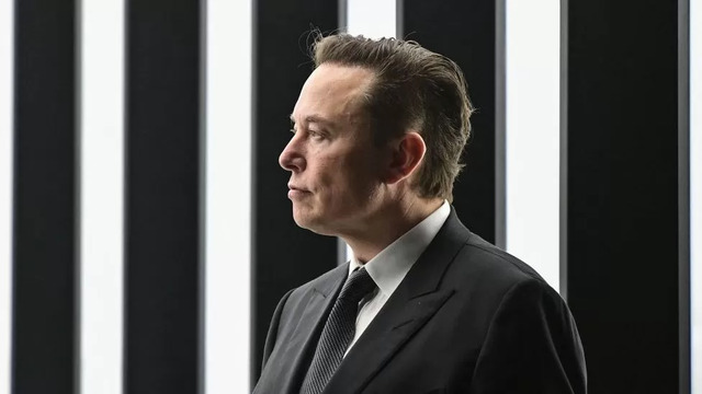E﻿lon Musk, Twitter'ın 44 milyar dolarlık satın alma işlemini tamamladı