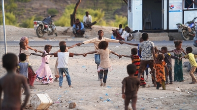 Her üç çocuktan biri yoksulluk riskiyle karşı karşıya