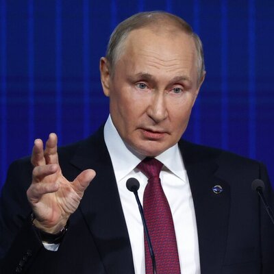 Putin'den eski başbakana 'deli' benzetmesi