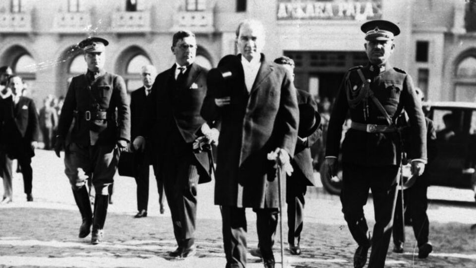 Cumhuriyet'in 99'uncu yıldönümü kutlu olsun!