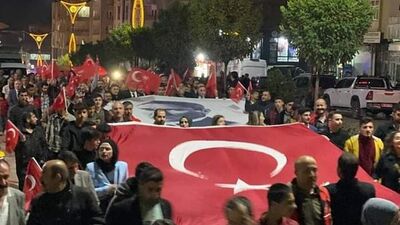 Şemdinli'de 'Fener alayı' yürüyüşü yapıldı