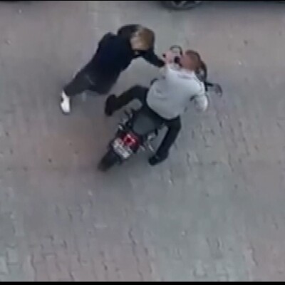 Genç kadını ölümle tehdit edip motosiklete bindirdi!