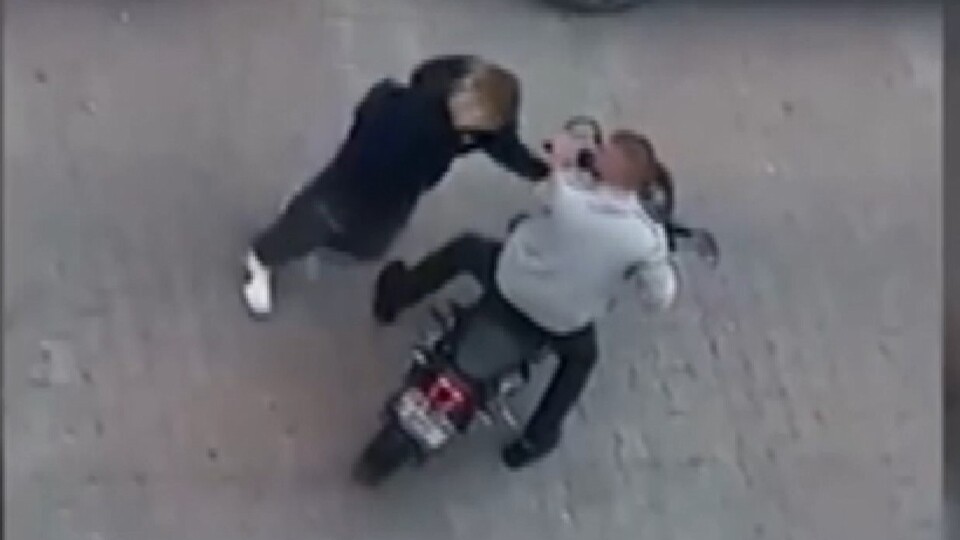 Genç kadını ölümle tehdit edip motosiklete bindirdi!