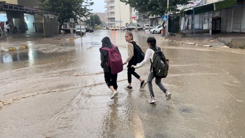 2 bölge için yağmur ve toz taşınımı uyarısı