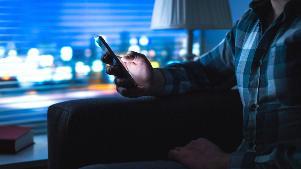 Cep telefonunuz yüzünüze bunu yapabilir!